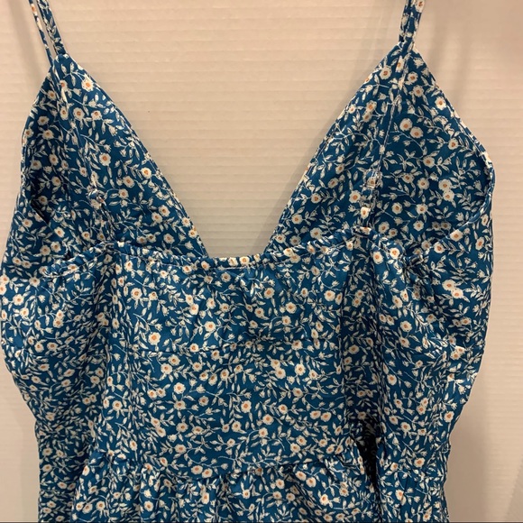 SHEIN spaghetti strap v-neck mini sundress Medium - Picture 6 of 8